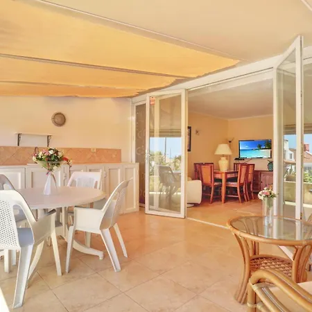 Apartment Flores